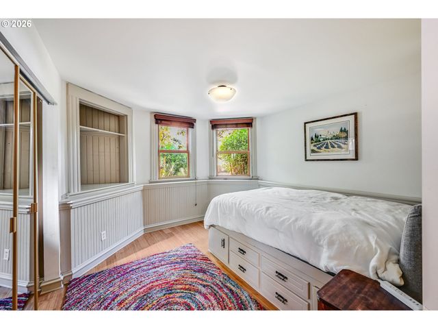 446 Ne IVY St, Portland, OR 97212