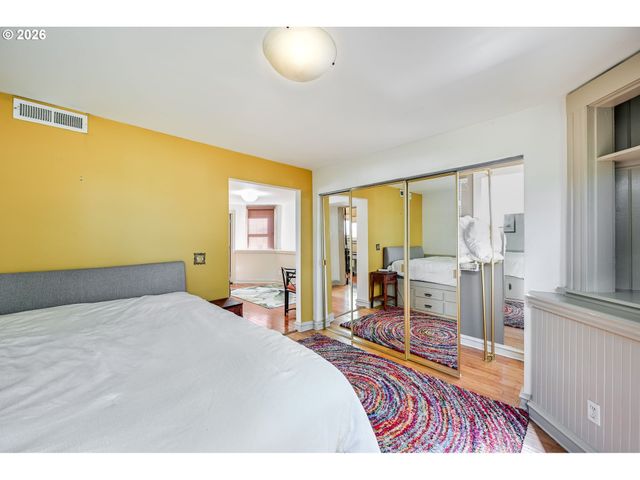 446 Ne IVY St, Portland, OR 97212
