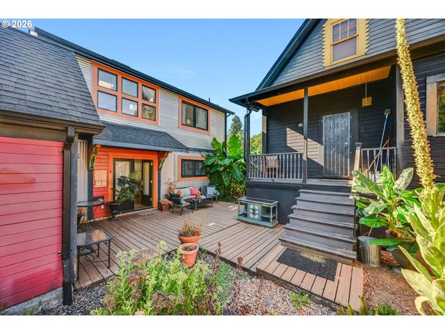 446 Ne IVY St, Portland, OR 97212