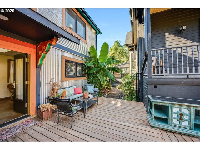 446 Ne IVY St, Portland, OR 97212