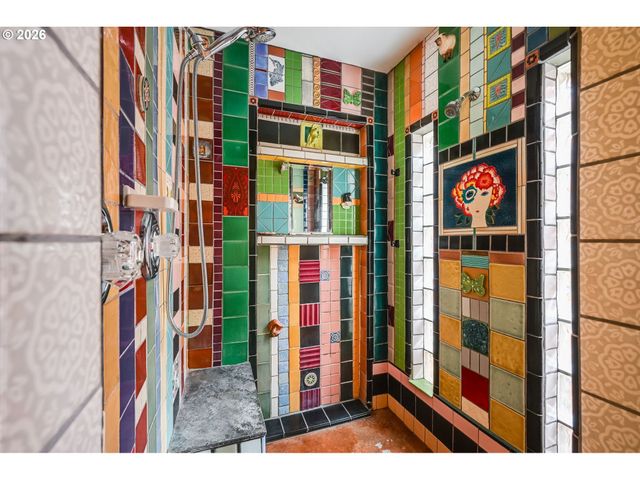 446 Ne IVY St, Portland, OR 97212