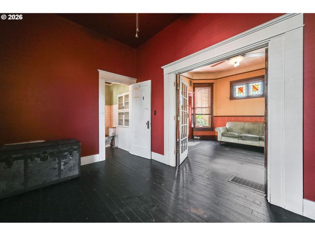 446 Ne IVY St, Portland, OR 97212