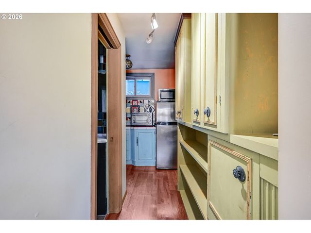 446 Ne IVY St, Portland, OR 97212