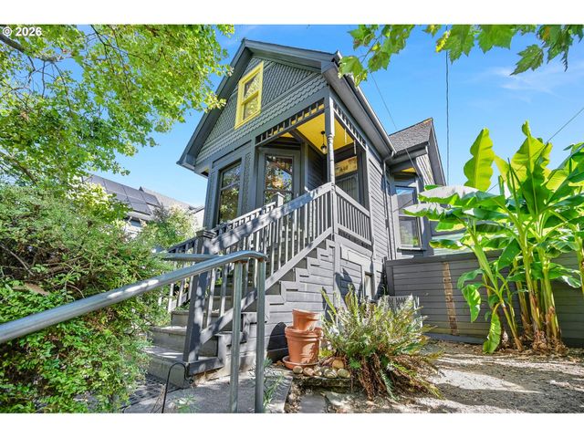 446 Ne IVY St, Portland, OR 97212