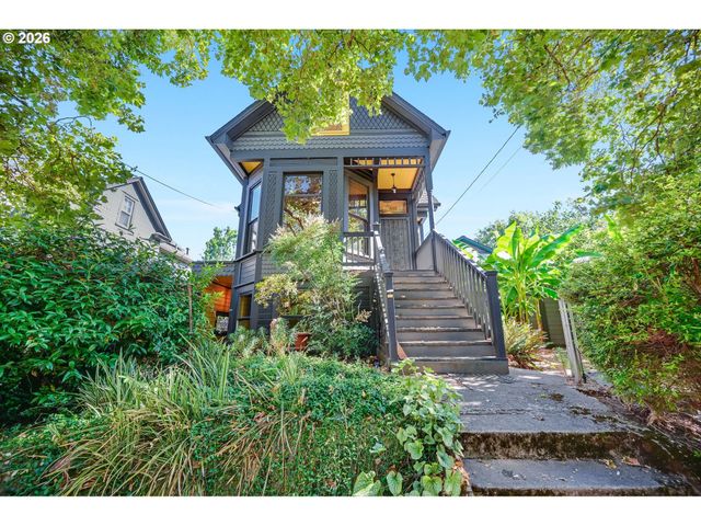 446 Ne IVY St, Portland, OR 97212