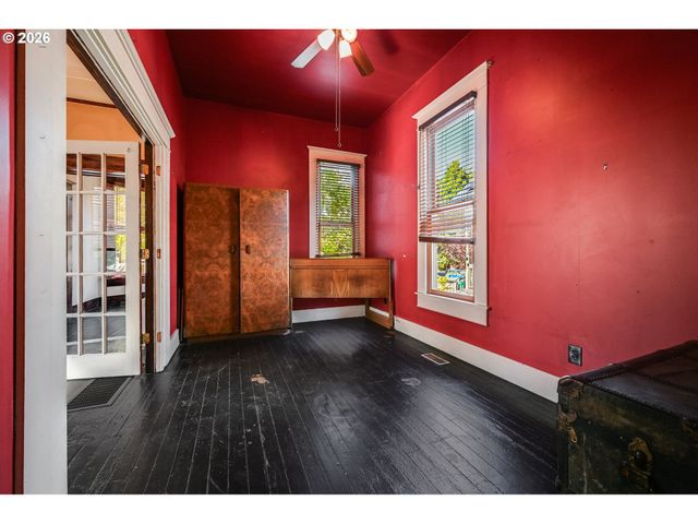 446 Ne IVY St, Portland, OR 97212