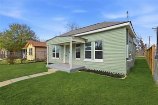 122 E James Street, Baytown, TX 77520