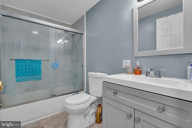 5926 BERRY DR, Mays Landing, NJ 08330