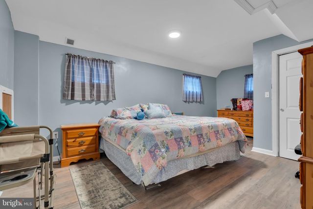 5926 BERRY DR, Mays Landing, NJ 08330