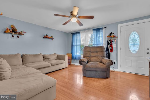 5926 BERRY DR, Mays Landing, NJ 08330