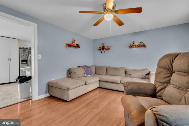 5926 BERRY DR, Mays Landing, NJ 08330