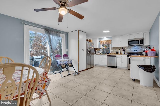 5926 BERRY DR, Mays Landing, NJ 08330