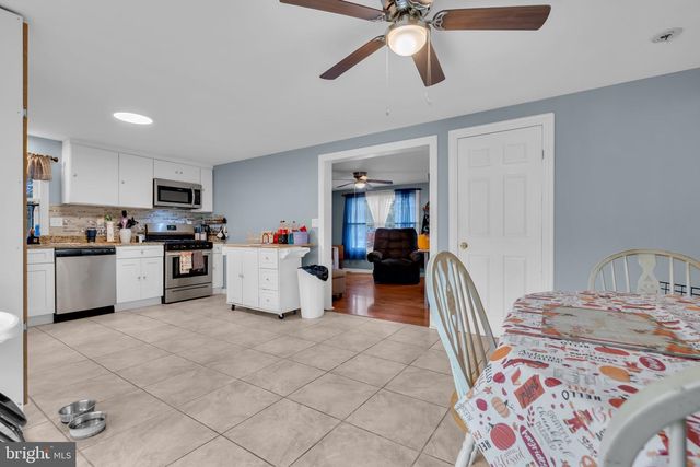 5926 BERRY DR, Mays Landing, NJ 08330