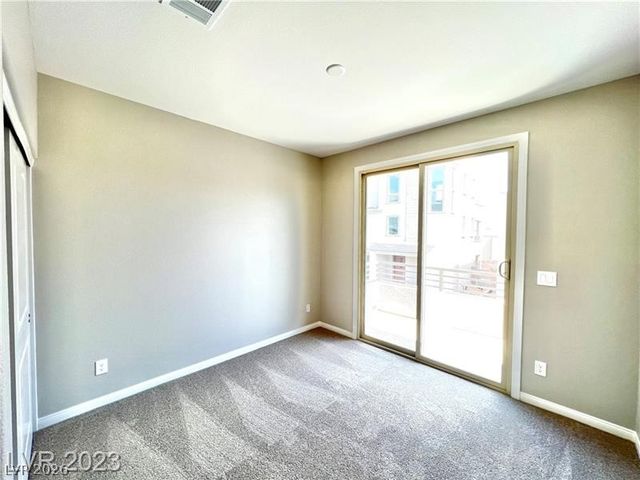 667 Solar Citrine Street, Las Vegas, NV 89138