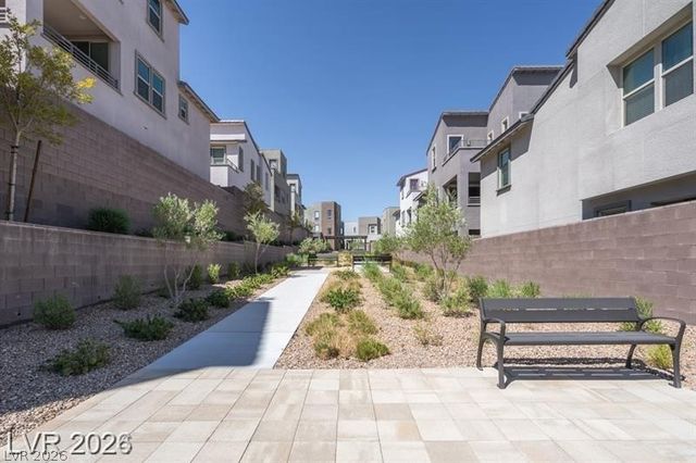667 Solar Citrine Street, Las Vegas, NV 89138