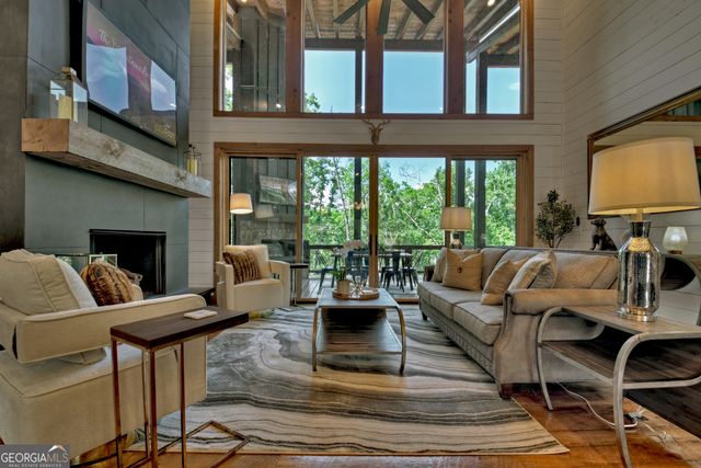 590 Deer Crest Road, Blue Ridge, GA 30513