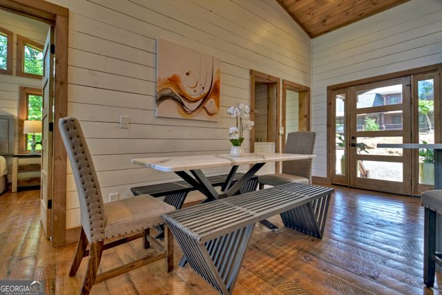 590 Deer Crest Road, Blue Ridge, GA 30513