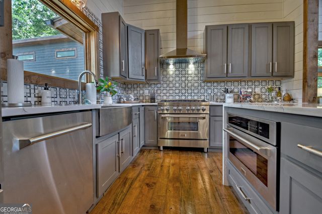 590 Deer Crest Road, Blue Ridge, GA 30513