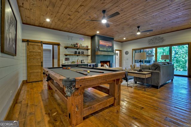 590 Deer Crest Road, Blue Ridge, GA 30513