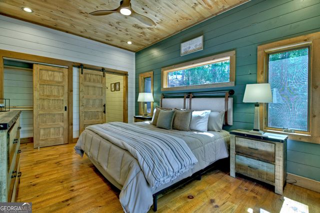 590 Deer Crest Road, Blue Ridge, GA 30513