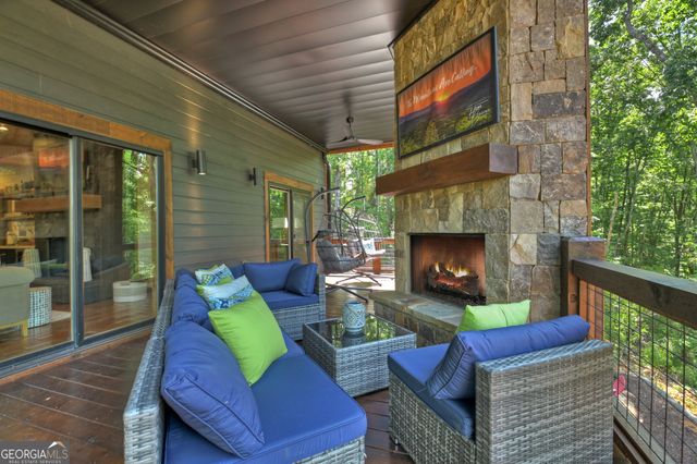 590 Deer Crest Road, Blue Ridge, GA 30513