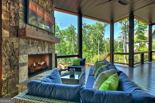 590 Deer Crest Road, Blue Ridge, GA 30513