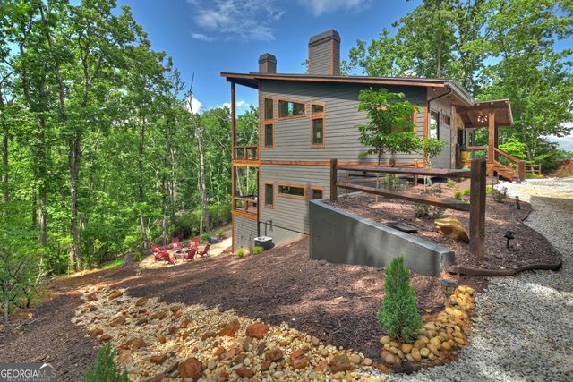 590 Deer Crest Road, Blue Ridge, GA 30513