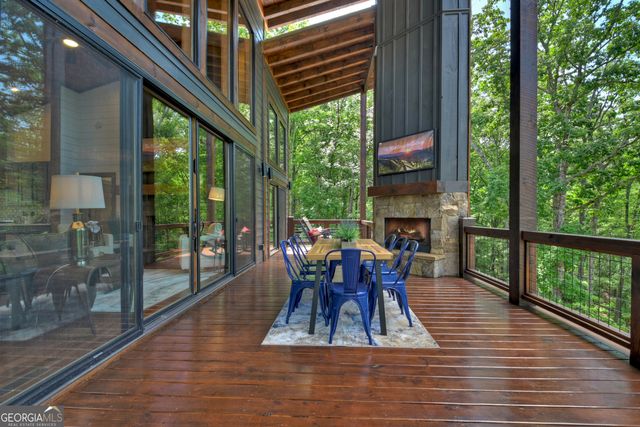 590 Deer Crest Road, Blue Ridge, GA 30513