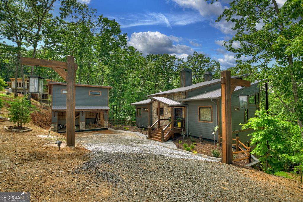 590 Deer Crest Road, Blue Ridge, GA 30513