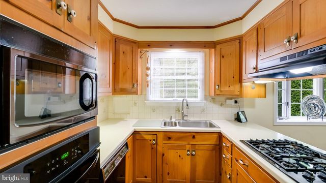 405 TOLAND DR, Fort Washington, PA 19034