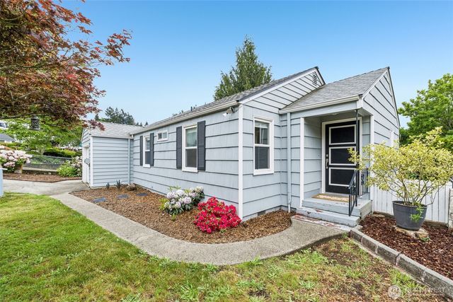 517 Bronson Way NE, Renton, WA 98056