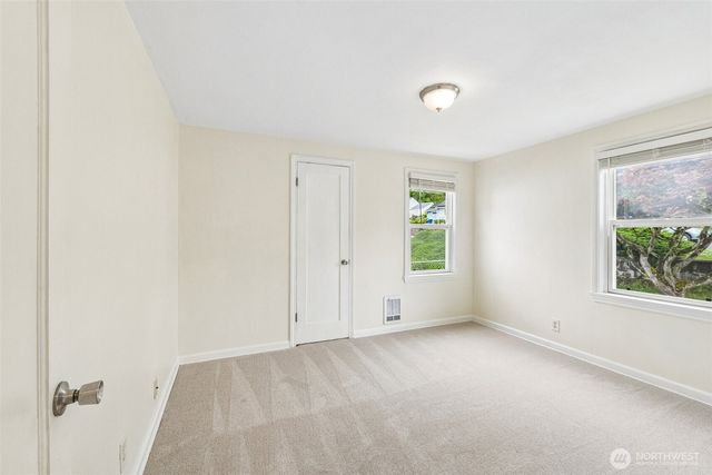 517 Bronson Way NE, Renton, WA 98056