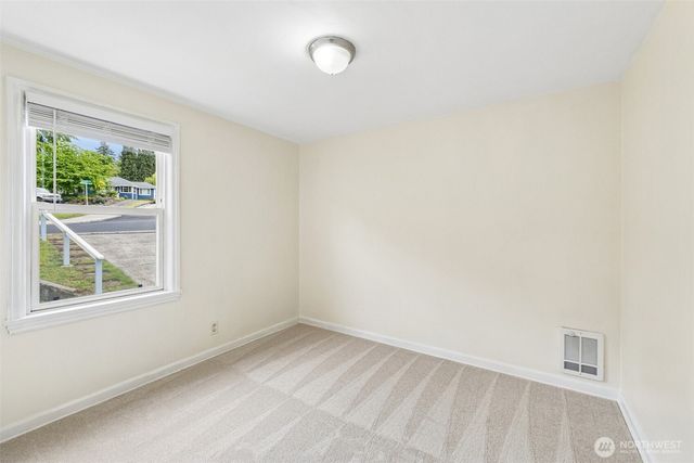 517 Bronson Way NE, Renton, WA 98056