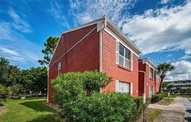 1044 82ND TERRACE N 1044D, St Petersburg, FL 33702