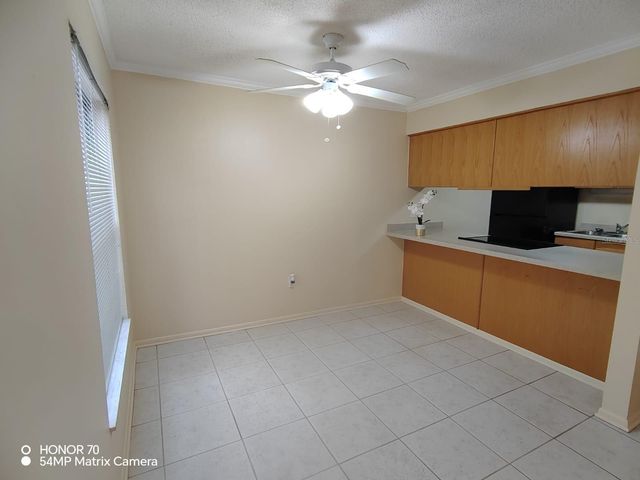 1044 82ND TERRACE N 1044D, St Petersburg, FL 33702