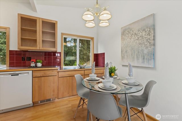 14050 91st Place NE, Kirkland, WA 98034