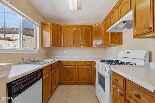 1329 THUNDER BOLT Court, El Paso, TX 79936