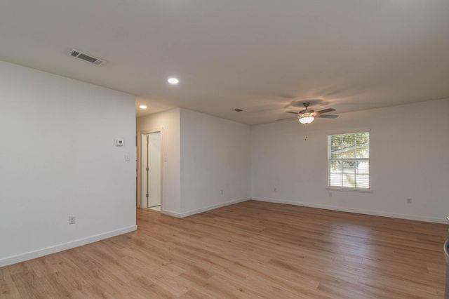 5880 Beech Drive, Montgomery, TX 77316