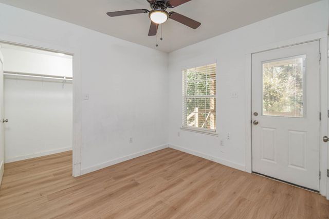 5880 Beech Drive, Montgomery, TX 77316