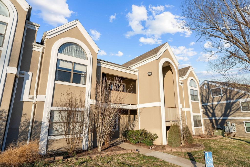 255 Wimbledon Drive 11, Branson, MO 65616