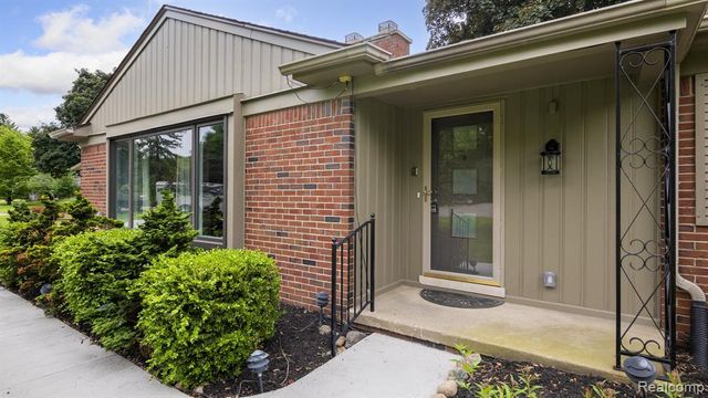 4845 Keithdale Lane, Bloomfield Hills, MI 48302