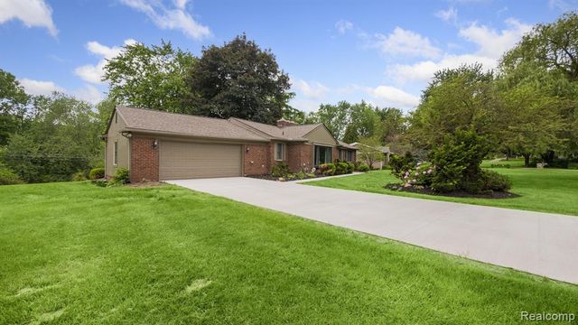 4845 Keithdale Lane, Bloomfield Hills, MI 48302