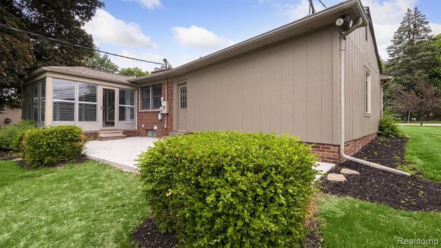 4845 Keithdale Lane, Bloomfield Hills, MI 48302