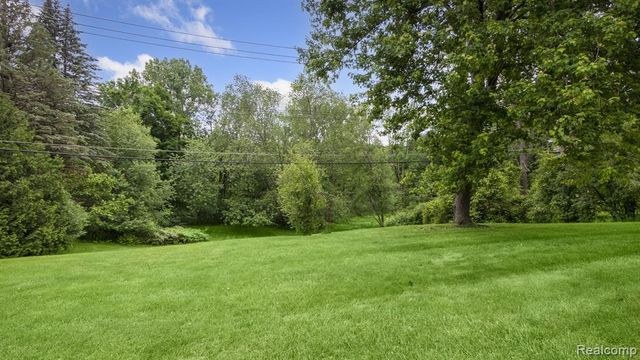 4845 Keithdale Lane, Bloomfield Hills, MI 48302