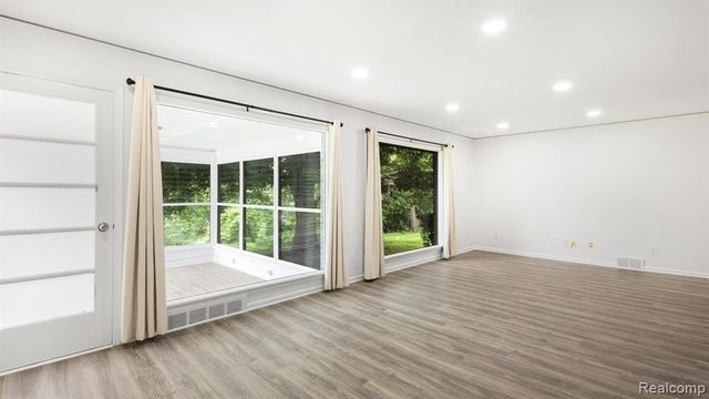 4845 Keithdale Lane, Bloomfield Hills, MI 48302