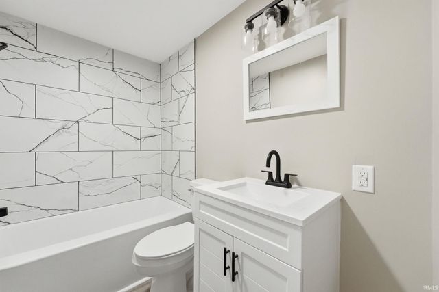 18111 Faylor Drive, Huntertown, IN 46748