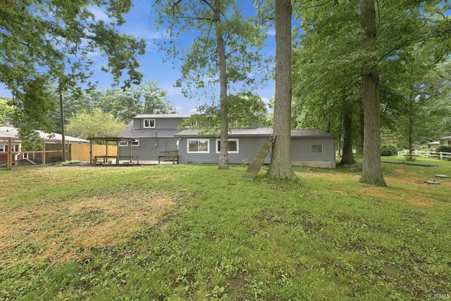 18111 Faylor Drive, Huntertown, IN 46748