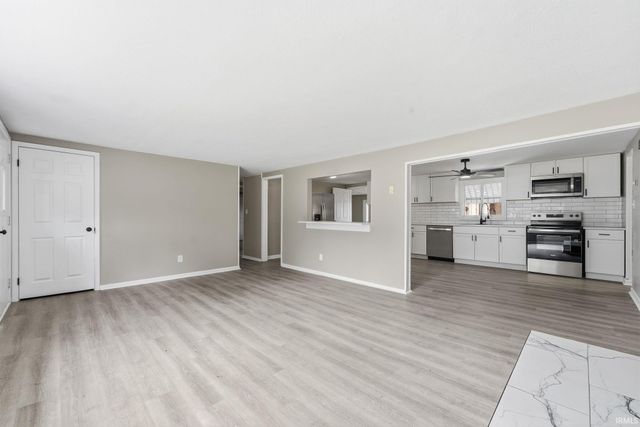 18111 Faylor Drive, Huntertown, IN 46748