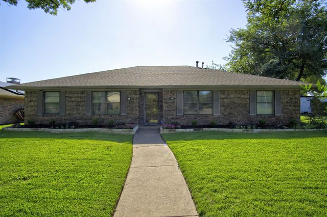 2460 Winterstone Drive, Plano, TX 75023
