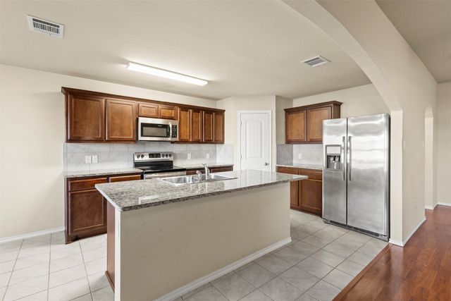 1547 Meadowlake Drive, Waxahachie, TX 75165